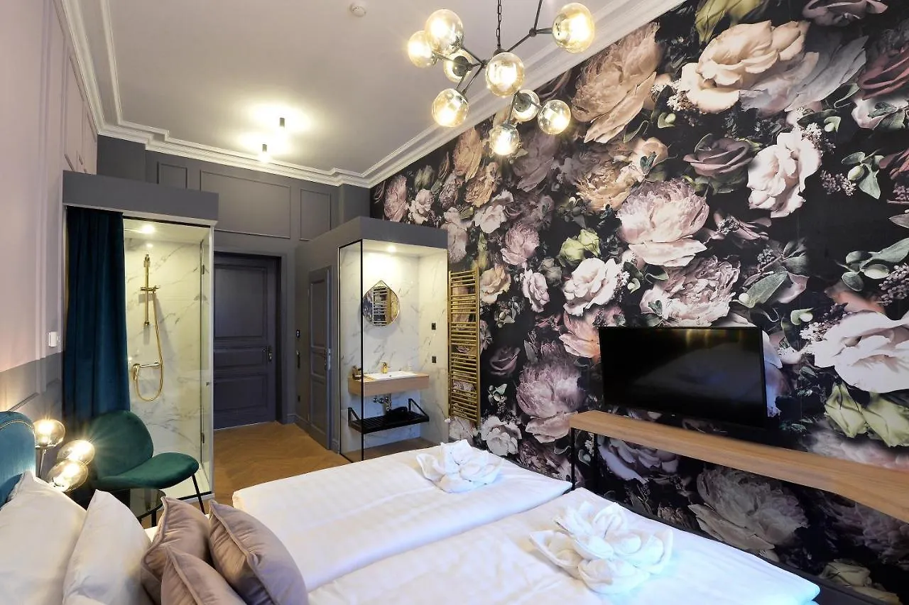 1552 Boutique Hotel Eger 4*,